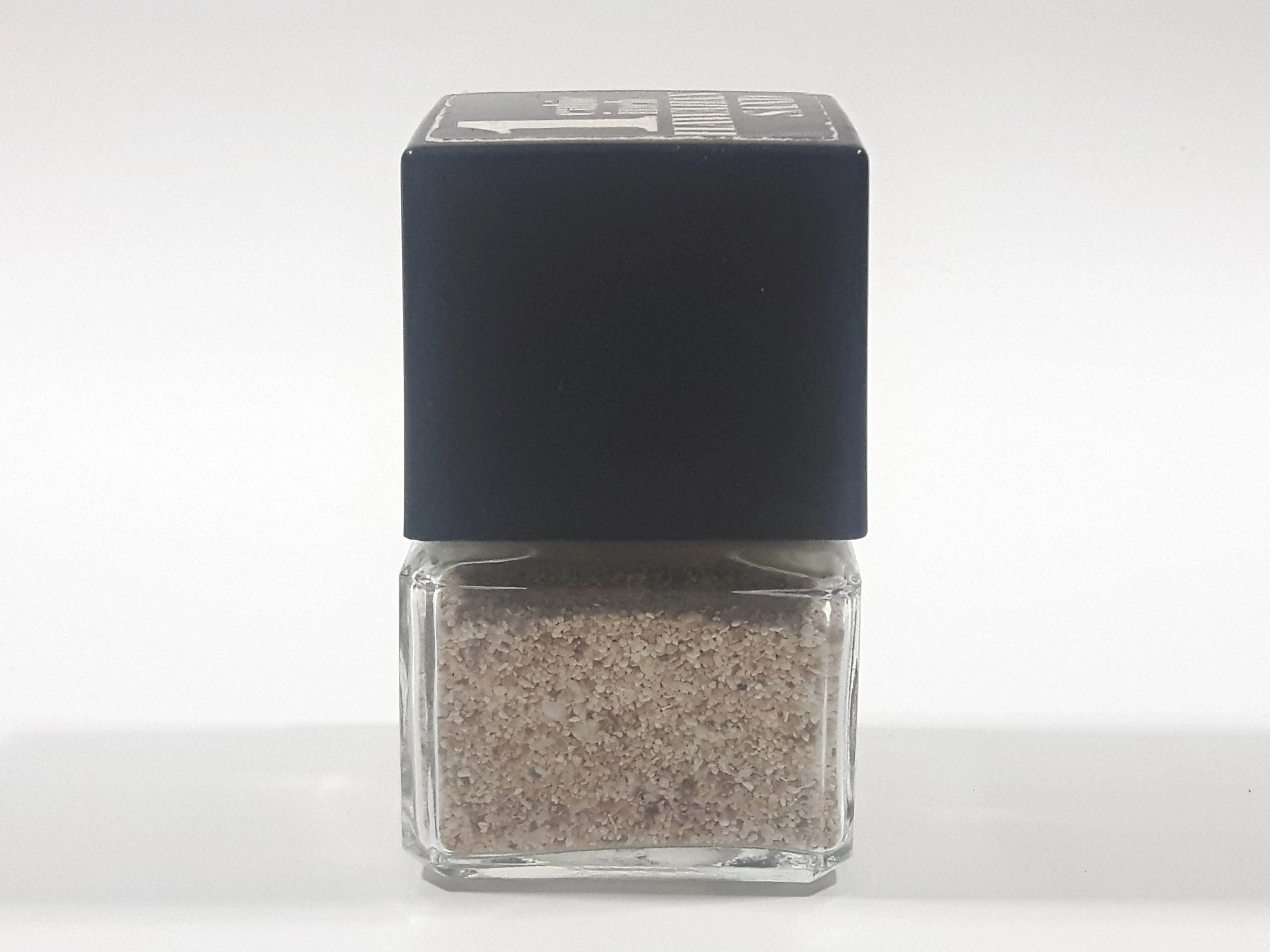 1 Cubic Inch Hawaiian Sand 2 1/2" Tall Square Glass Bottle