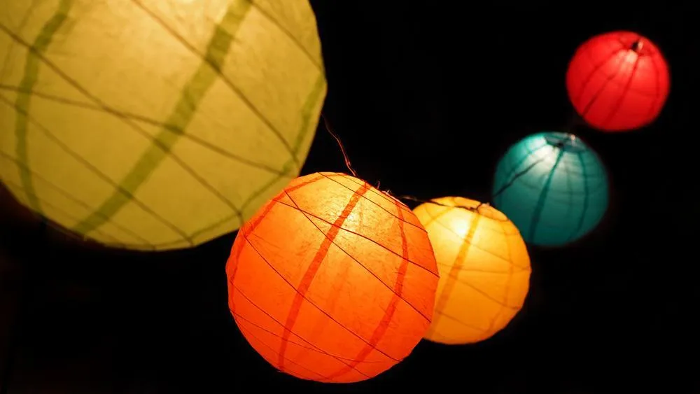 12" Cinco de Mayo / Fiesta Crisscross Ribbing Paper Lantern String Light for Parties, Birthdays or any occasion(31 FT)