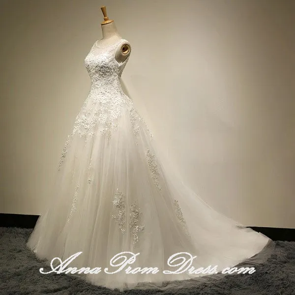 Beautiful Wedding Dresses Scoop Sweep Train Appliques Lace-up Long Bridal Gown JKS275