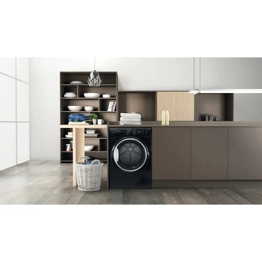 Hotpoint NTM1192BSKUK 9kg Heat Pump Tumble Dryer Black