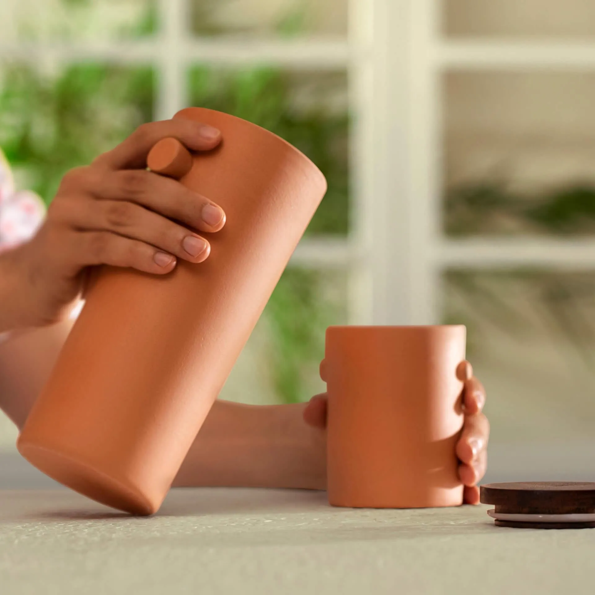 Knurl Terracotta Carafe with Wooden Lid